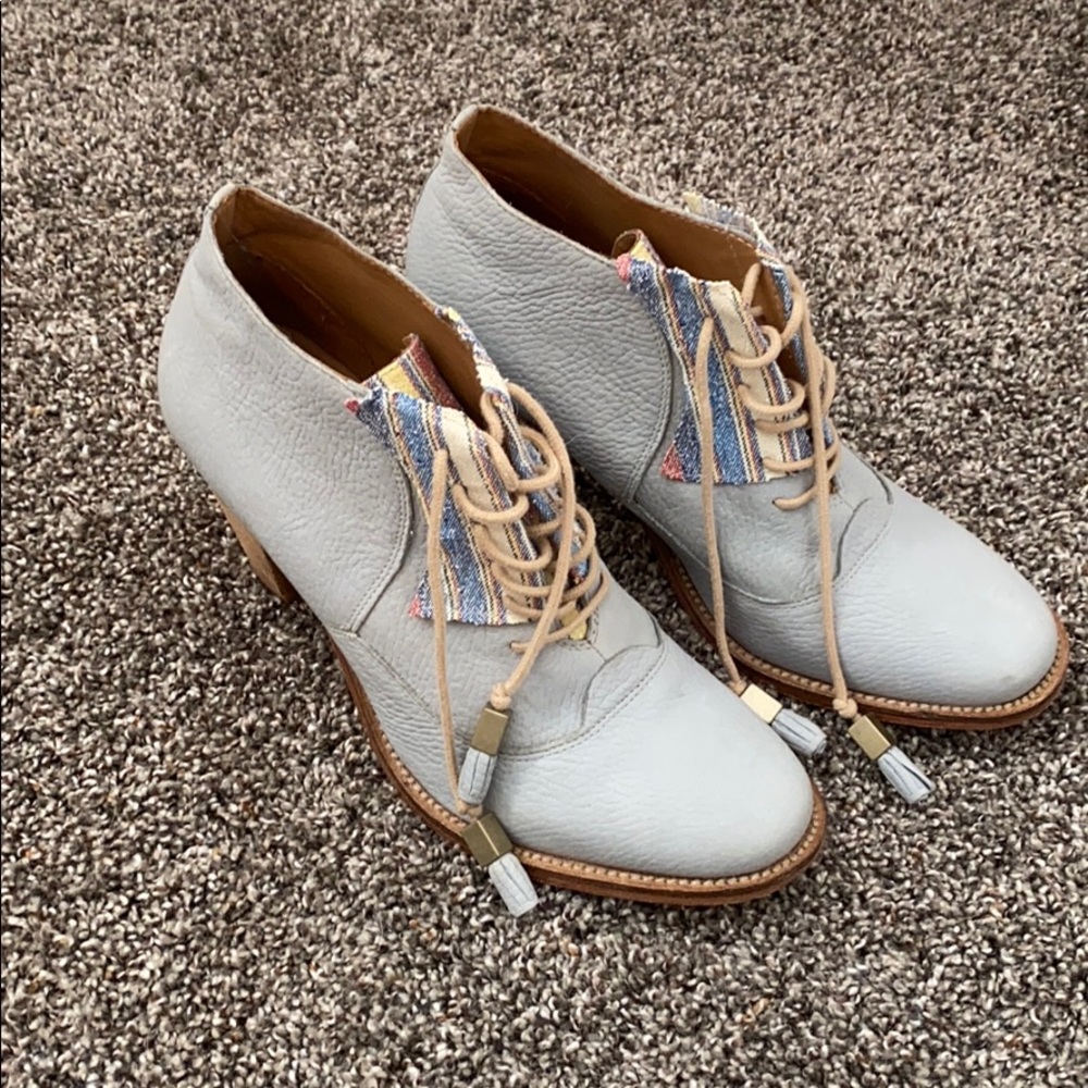 Short booties
